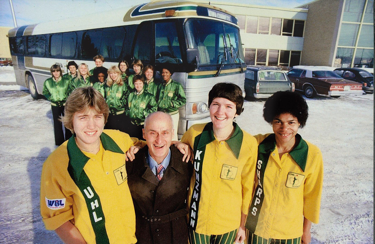 Kunzmann benefited from playing for Nissen (middle), whose Cornets bus was a WBL anomaly.